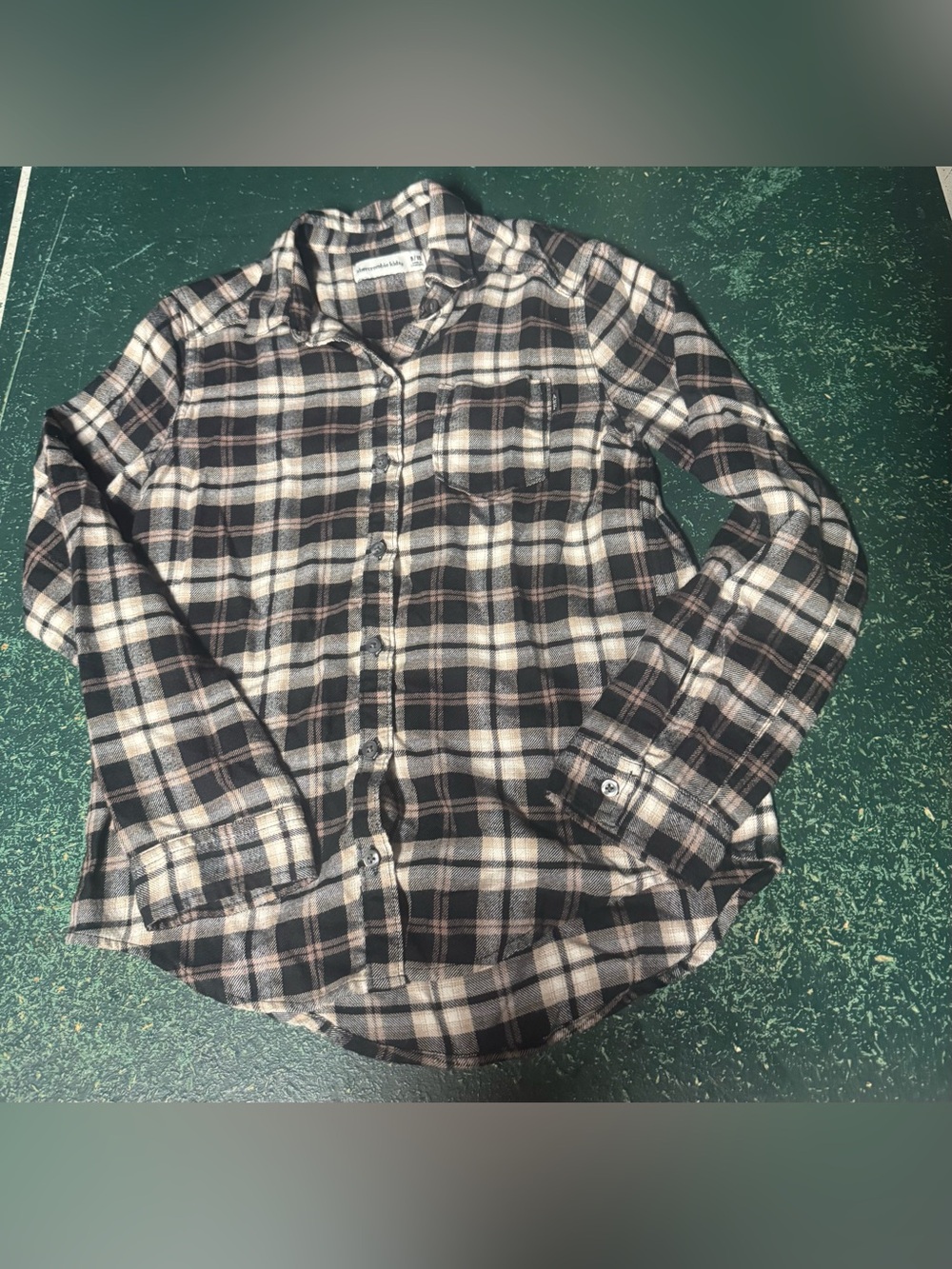 Girls abercrombie kids Black & Cream Plaid Button-Down Shirt - Size 9/10
